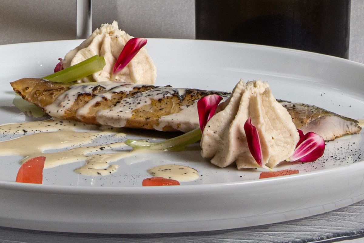 Sgombro marinato al cardamomo, zenzero e soia